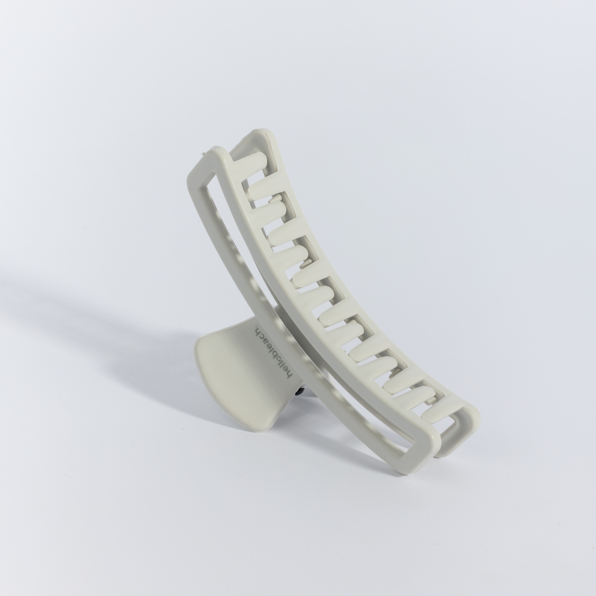 Hello Bleach - The Claw Clip